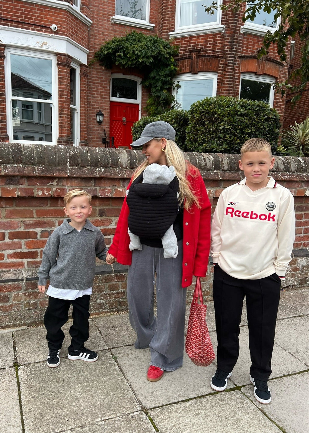 The Armadillo Baby Carrier - Black